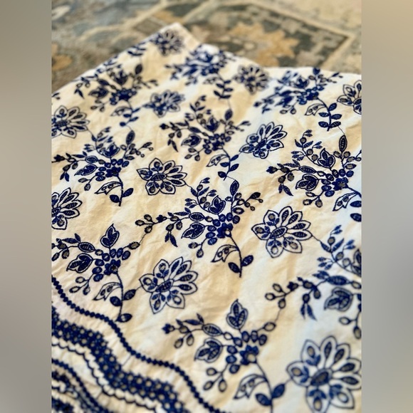 LOFT Floral Navy Embroidered Shift Skirt, Size 2 - Picture 5 of 12